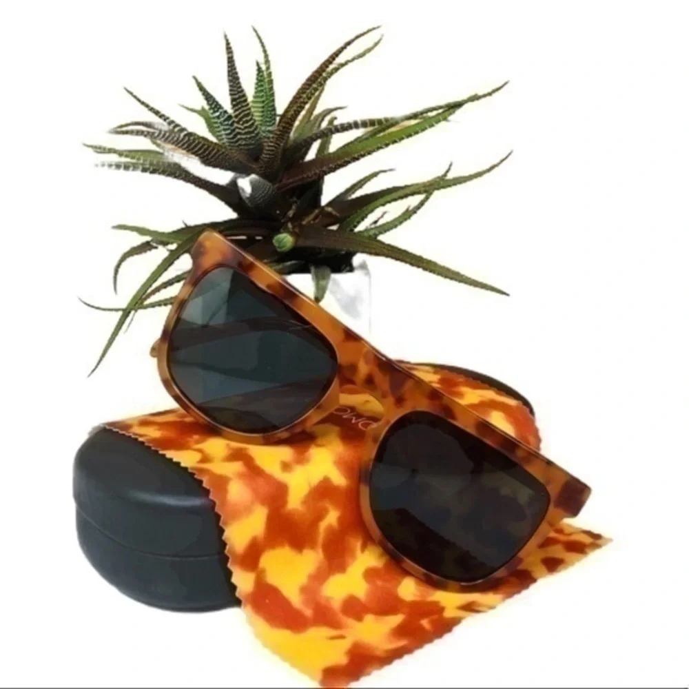KOMONO Bennet Caramel Demi Sunglasses (NEW) tortoise brown carmel
